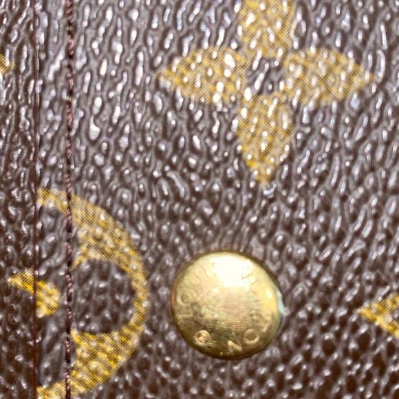 Louis Vuitton wallet large size - Picture 10 of 12